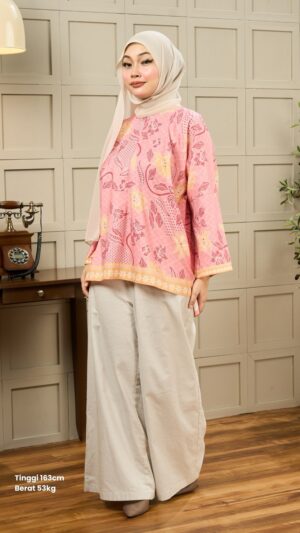 Blouse Lily In Summer Bloom